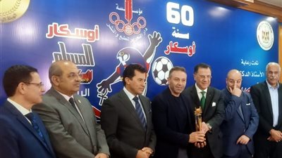 حازم أمام يفوز بجائزة أفضل محلل كروى فى أوسكار المساء