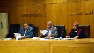 سكرتير عام الأقصر يتلقى شكاوى المواطنين فى اليوم المفتوح