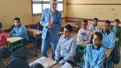 وكيل تعليم القليوبية يواصل متابعة سير العملية التعليمية بالمدارس