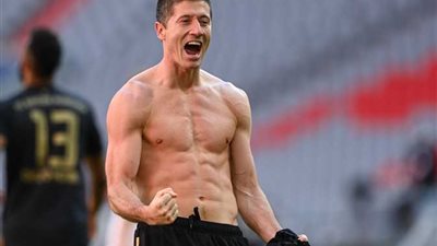شاهد.. ليفاندوفسكى يحتفل بتأهل بولندا لدور الـ 16 بمونديال قطر