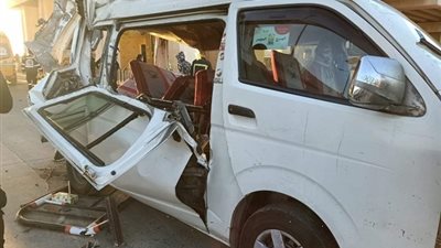 مصرع واصابة 15 فى حادث انقلاب ميكروباص بطريق السويس/ القاهرة