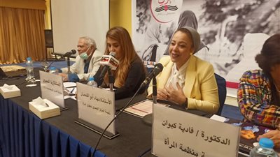 انطلاق الحلقة النقاشية 