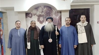 الشعب الجمهورى بقنا يهنىء الأنبا تكلا بمناسبة سيامته إلى رتبة مطران