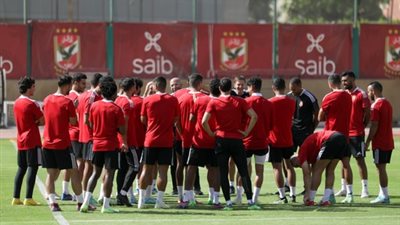 إصابة جديدة تضرب الأهلي قبل مواجهة غزل المحلة