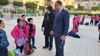 الفولي يتابع سير العمل بمدارس شبين الكوم