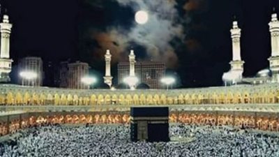 بالتفاصيل.. القمر يتعامد على الكعبة المشرفة غدًا