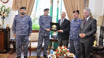 وفد من القوات البحرية بمملكة البحرين يزور الأكاديمية العربية