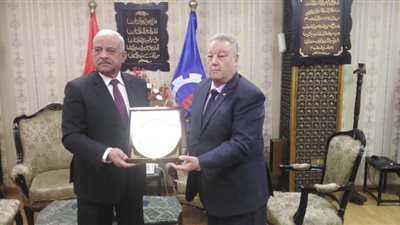 إنشاء أول مدرسة قومية بالسويس