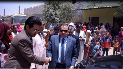 أهالي قرية الورشة يستقبلون رئيس جامعة بني سويف بالزغاريد.. صور