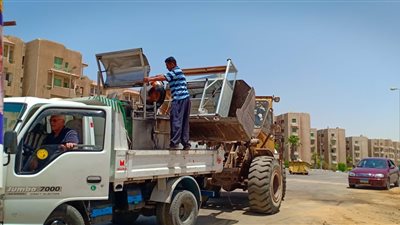 وزير الإسكان: غلق وتشميع وسحب المحال المخالفة بالقاهرة الجديدة