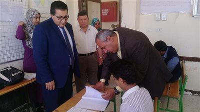 رئيس مدينة رأس سدر ووكيل الوزارة يتابعان سير امتحانات الشهادة الإعدادية