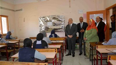 مدارس الأقصر الثانوية جاهزة إليكترونيا لإستقبال إمتحانات التابلت .. الأحد
