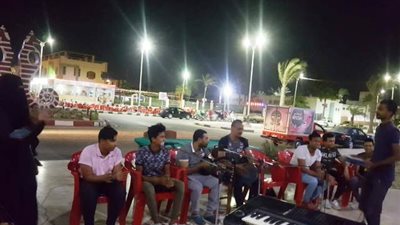 فرقة التخت السناوى تخطف انظار المواطنين بطور سيناء بالصور