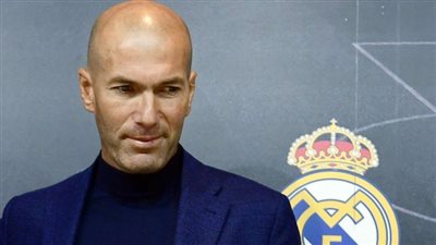 تهديد زيدان بالرحيل عن ريال مدريد يتصدر الصحف الاسبانية