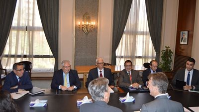 نائب وزير الخارجية يستقبل المبعوث البريطانى الخاص للبحر الأحمر والقرن الأفريقى