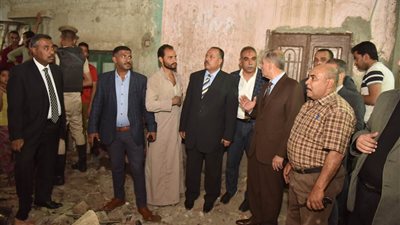 محافظ أسوط يتفقد منزل تعرض لحريق بحي غرب ويشكل لجنة هندسية لمعاينته