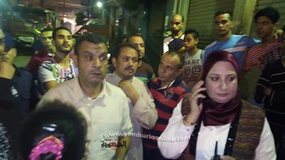 اخلاء سكان عقاربالمنشية بالسلم الهيدروليكى بعد انهياراجزاء منه