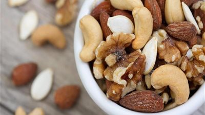 لمرضى الضغط .. احذروا الاسراف فى تناول المكسرات فى رمضان