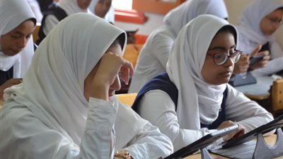 جغرافية الأول الثانوى فى المتناول وإنطلاق أعمال التصحيح الإليكترونى