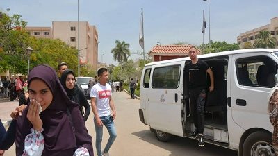 رئيس جامعة الزقازيق يوفر نقل جماعي لأعضاء التدريس والإداريين والطلاب اليوم
