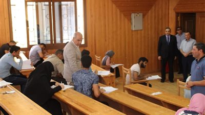 رئيس جامعة كفرالشيخ يتابع اختبارات الطب البشري والعلوم والثروة السمكية