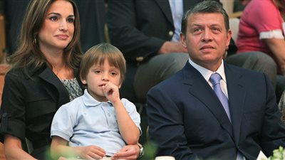 شاهد العائلة الملكية الأردنية في افطار رمضاني ..فيديو