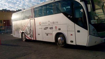 بالصور.. حافلة الزمالك تصل ملعب برج العرب لمواجهة بطل المغرب