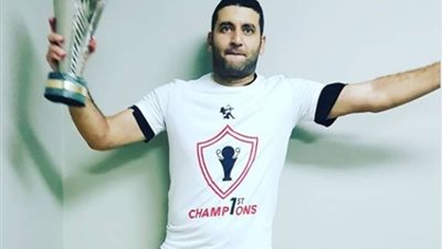 مدرب الزمالك يحتفل بكأس الكونفدرالية على صفحته الشخصية