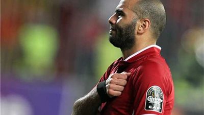 أيمن يونس يكشف سر تشجيع عماد متعب للزمالك فى نهائي الكونفدرالية