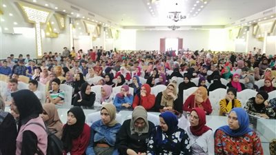 محافظ كفرالشيخ يتابع الإقبال المكثف علي القوافل التعليمية المجانية