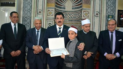 محافظ القليوبية يشهد احتفالية ليلة القدر وتكريم حفظة القرآن