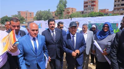 وزير النقل: القيادة السياسية علي إطلاع مستمر علي مشروعات تطوير الطرق والكباري