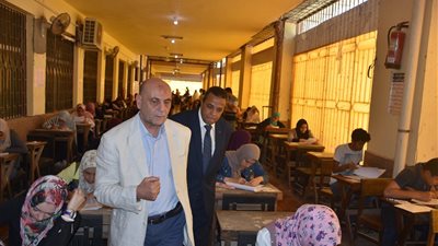 نائب رئيس جامعة السادات يتابع سير امتحانات نهاية العام