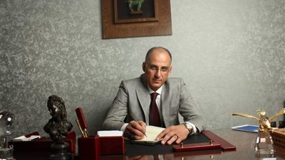 خبير قانوني: تشكيل وفد للتعريف بإنجازات القوات المسلحة والشرطة في الحرب على الإرهاب