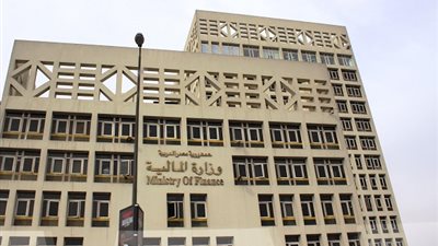 المالية تؤكد عدم الاطلاع على سرية الحسابات البنكية للمصريين