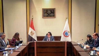 وزير الصحة يبحث تطوير المعامل وصناعة المستلزمات مع شركتين دوليتين