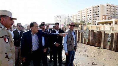 مدبولى يتفقد أعمال تنفيذ المرحلة الثانية لتطوير ترعة السويس