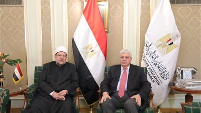 وزيرا التعليم العالي والأوقاف يناقشان دعم التعاون بين الوزارتين