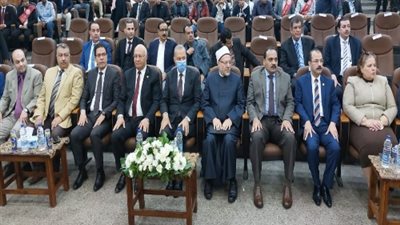 رئيس جامعة بنها يؤكد: الشباب يشكلون قوة إيجابية لدفع عجلة التنمية