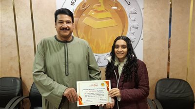 الشعب الجمهوري بقنا يكرم الأولى على مستوى العالم في برمجة الروبوت