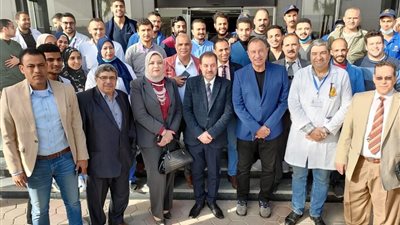 الخطيب يشيد بامكانيات مستشفي جامعة الزقازيق بالعاشر من رمضان