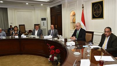 وزير الإسكان يتابع الموقف التنفيذى لمشروع تطويرالتجلى الأعظم