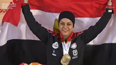 وزير الرياضة يهنىء سارة سمير بذهبية بطولة العالم لرفع الأثقال