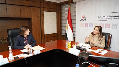 وزيرة التخطيط تبحث التعاون مع مجموعة أورانج العالمية