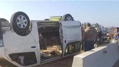 إصابة 13 في انقلاب سيارة ميكروباص بأسيوط الجديدة