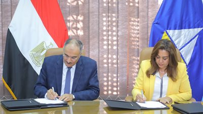 محافظ دمياط ورئيس هيئة المساحة يوقعان بروتوكول تعاون لتنفيذ الأعمال