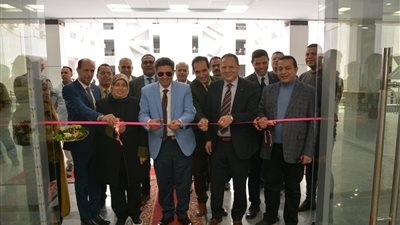 رئيس جامعة دمياط يفتتح نادي الجامعة لأعضاء هيئة التدريس