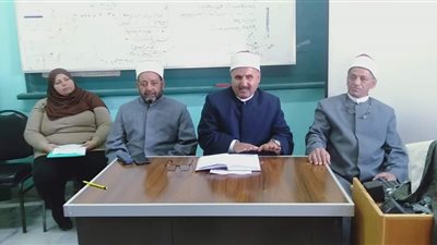 الهواري يجتمع مع شيوخ المعاهد الأزهرية