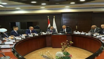 كامل الوزبر: فرص استثمارية واعدة في قطاع النقل