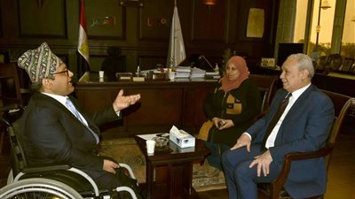 محافظ الأقصر يبحث التعاون المشترك مع سفير دولة نيبال..صور